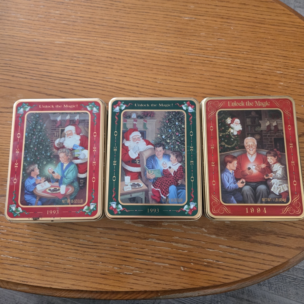 Unlock the Magic Holiday Oreo Tin Set